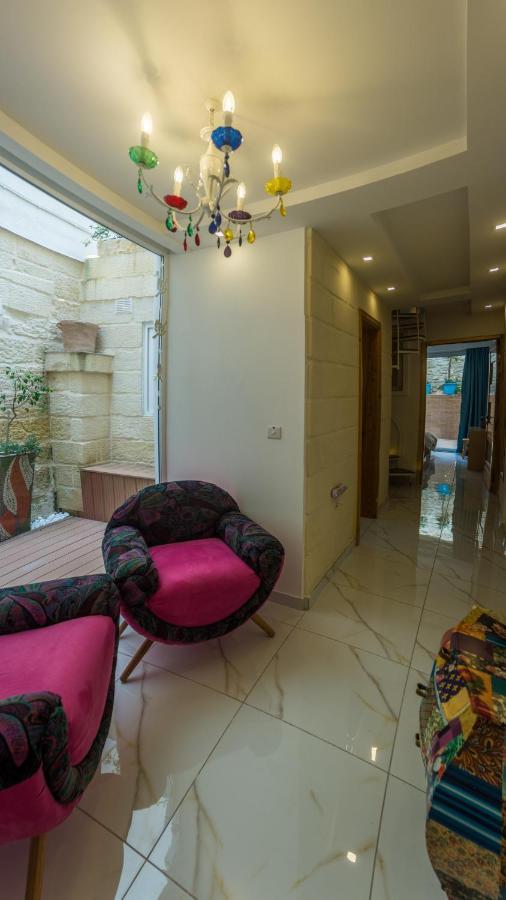 Ta' Gilard - Lovely Renovated Holiday Home Żabbar 외부 사진