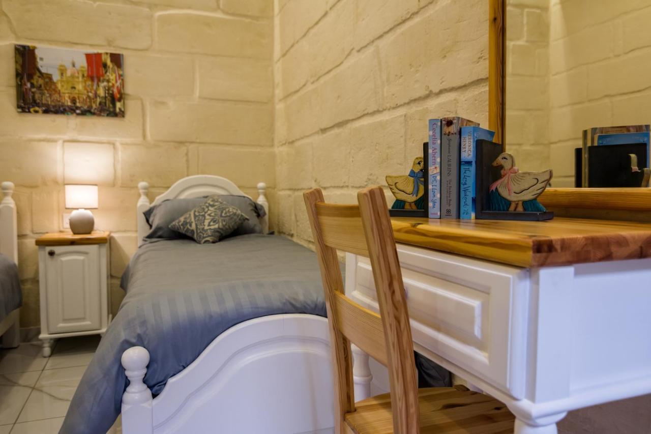 Ta' Gilard - Lovely Renovated Holiday Home Żabbar 외부 사진