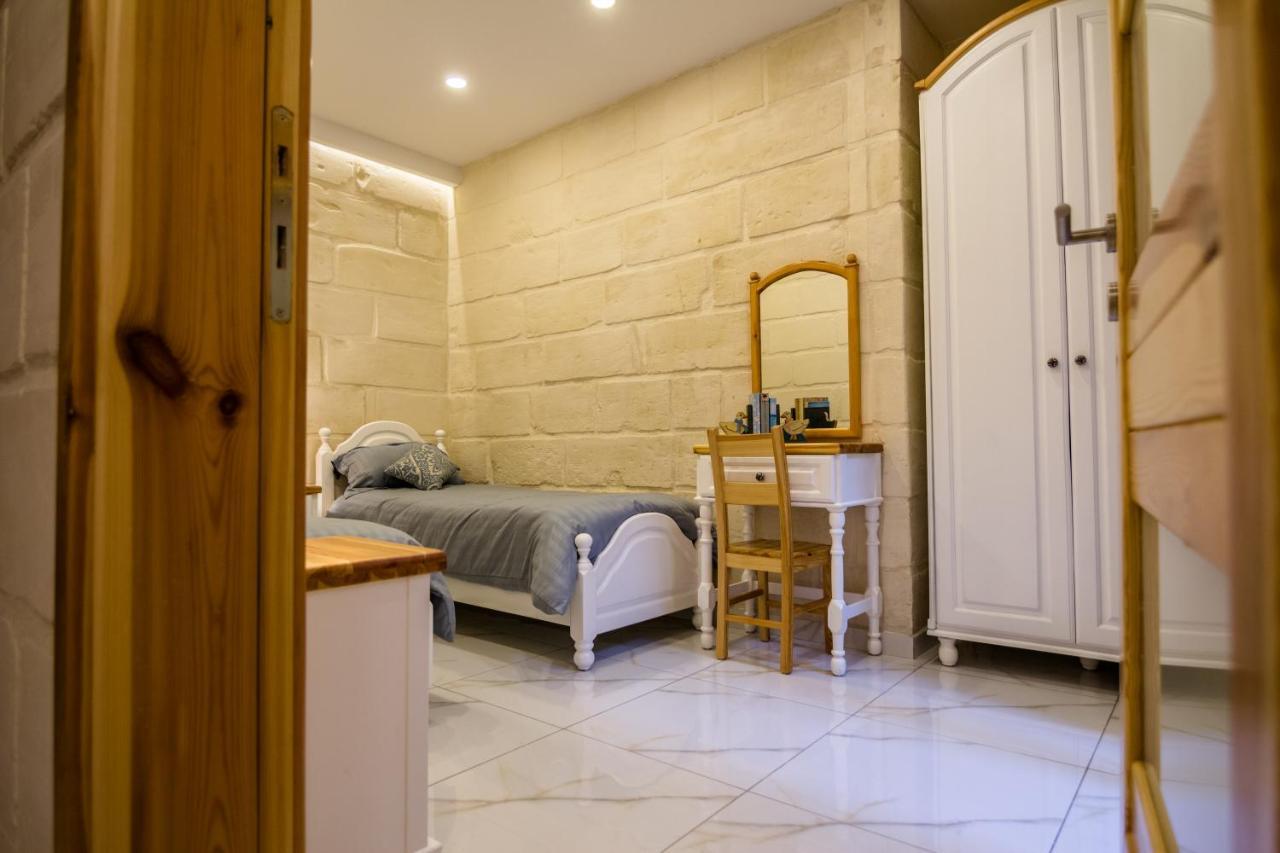 Ta' Gilard - Lovely Renovated Holiday Home Żabbar 외부 사진